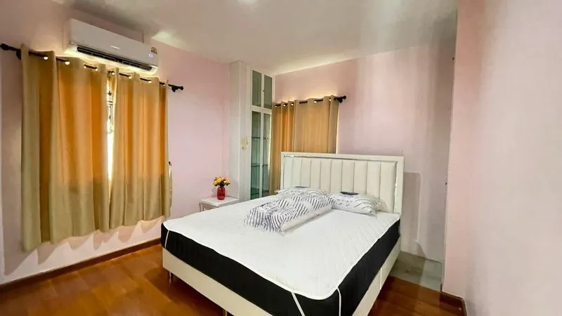 The Young Exclusive Onnut–Wongwaen–Suvarnabhumi
