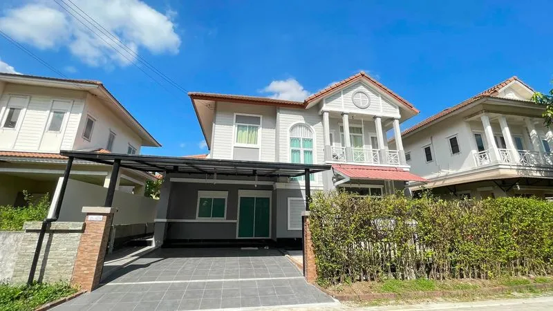 The Young Exclusive Onnut–Wongwaen–Suvarnabhumi