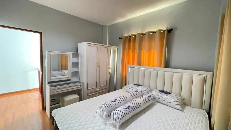 The Young Exclusive Onnut–Wongwaen–Suvarnabhumi