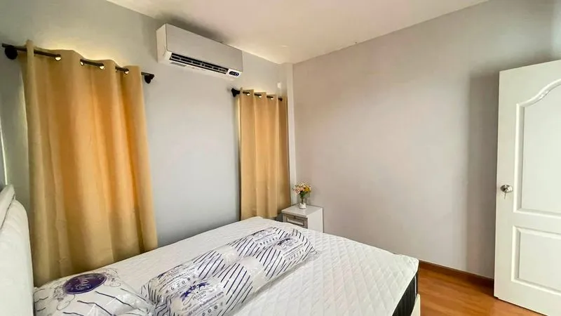 The Young Exclusive Onnut–Wongwaen–Suvarnabhumi
