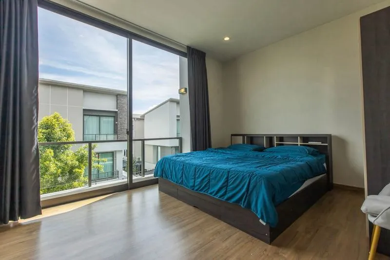 Luxury 3-Storey Semi-Detached House for Rent at Baan Klang Muang CLASSE Ekkamai–Ramintra