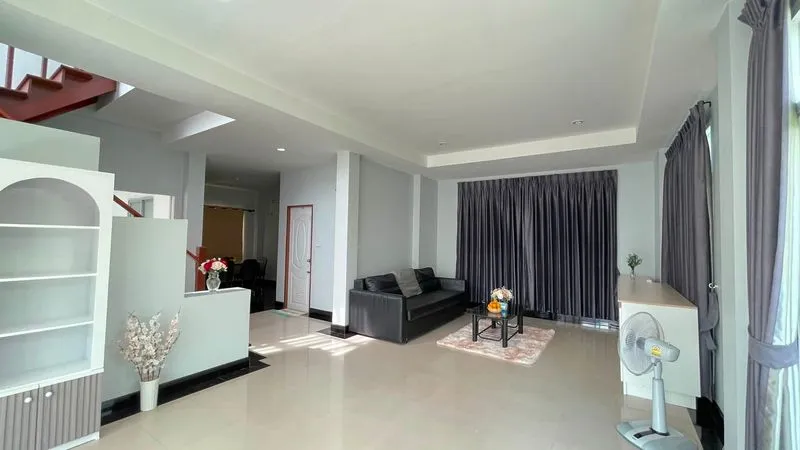 The Young Exclusive Onnut–Wongwaen–Suvarnabhumi