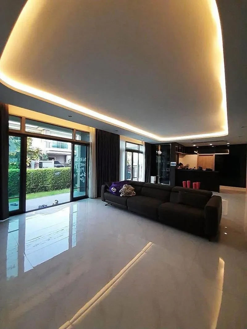 The Palm : Krungthep Kreetha – Wongwaen | Luxury 4-Bedroom Detached House for Rent