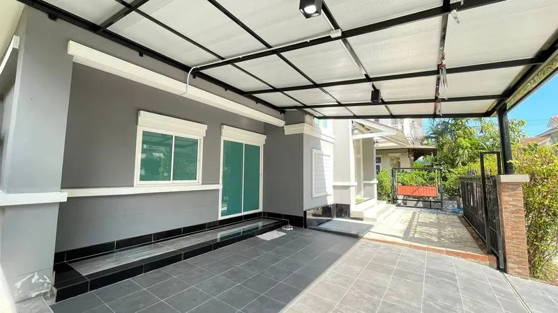 The Young Exclusive Onnut–Wongwaen–Suvarnabhumi