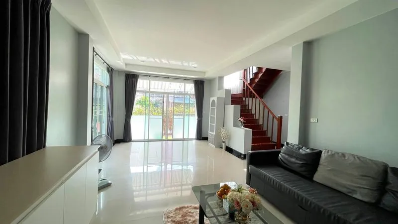 The Young Exclusive Onnut–Wongwaen–Suvarnabhumi