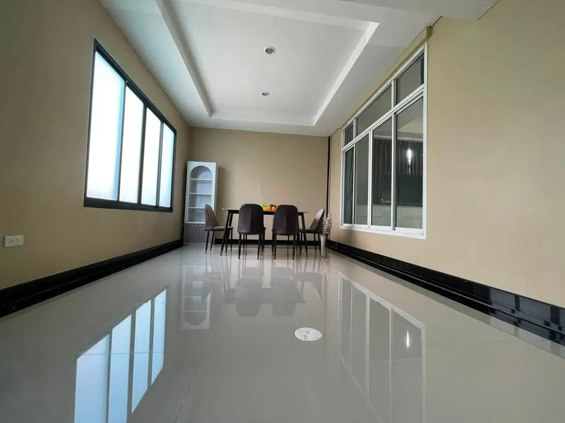 The Young Exclusive Onnut–Wongwaen–Suvarnabhumi